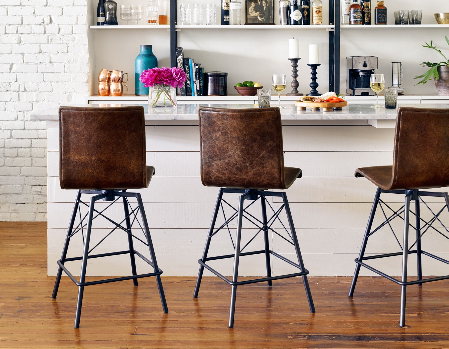 Diaw Distressed Leather Swivel Counterstool