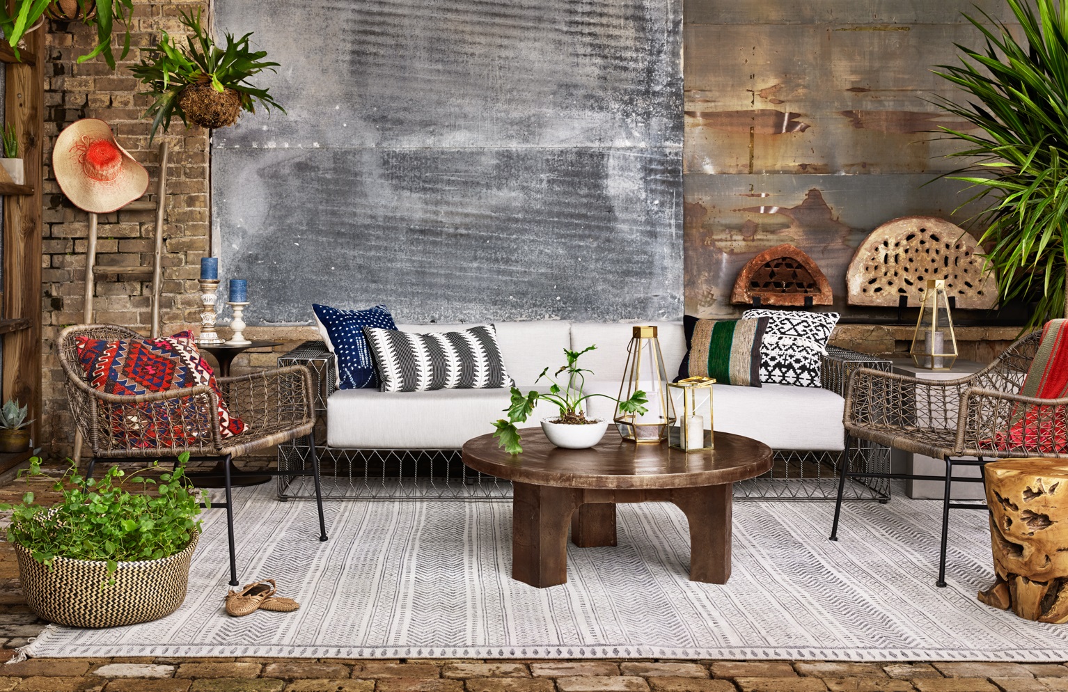 Cruz Round Outdoor Coffee Table - Antique Rust